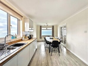 Private kitchen - Porthleven Coastal Retreat With 5 Bedrooms (Helston)