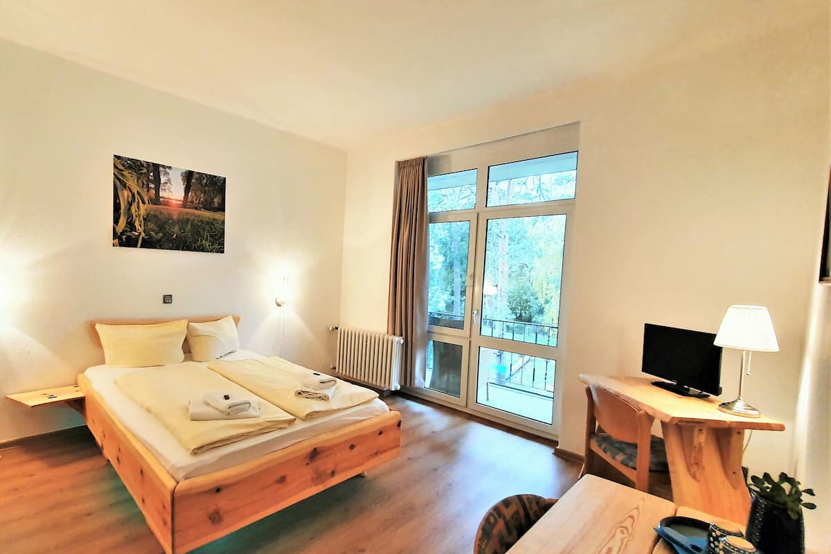 Gallery Double Room | Desk, laptop workspace, WiFi (free), bed sheets