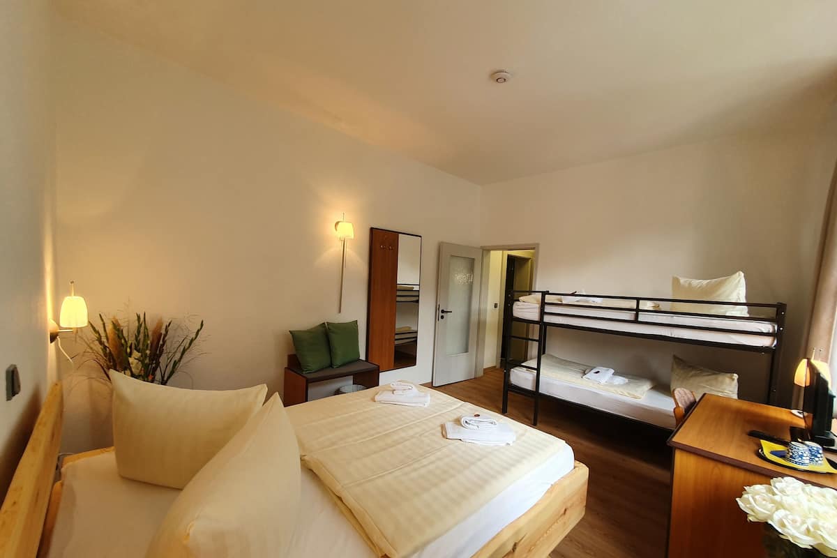 Comfort Quadruple Room | Desk, laptop workspace, WiFi (free), bed sheets