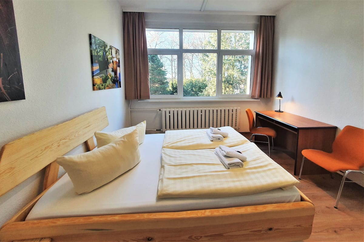 Basic Double Room | Desk, laptop workspace, WiFi (free), bed sheets