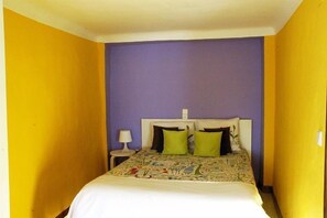 2 habitaciones, insonorización y tabla de planchar con plancha 