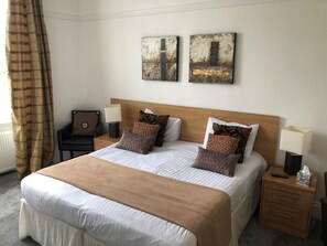 Double Room, Ensuite - The Deeping Stage (Peterborough)