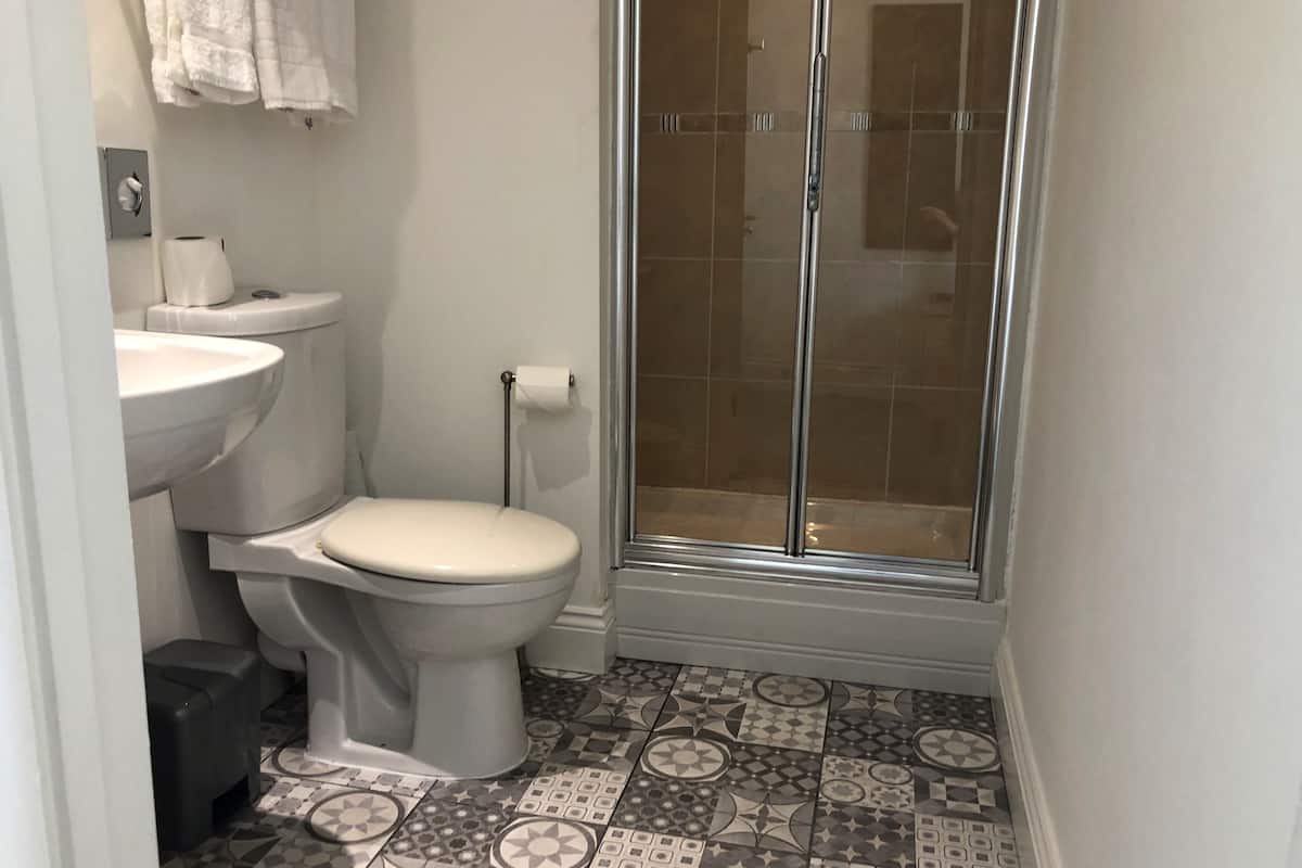 double room, ensuite | bathroom