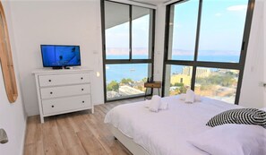 Duplex 40 | 2 bedrooms, in-room safe, individually decorated, individually furnished - YalaRent Migdalor Apartments with Sea Views (Tiberias)