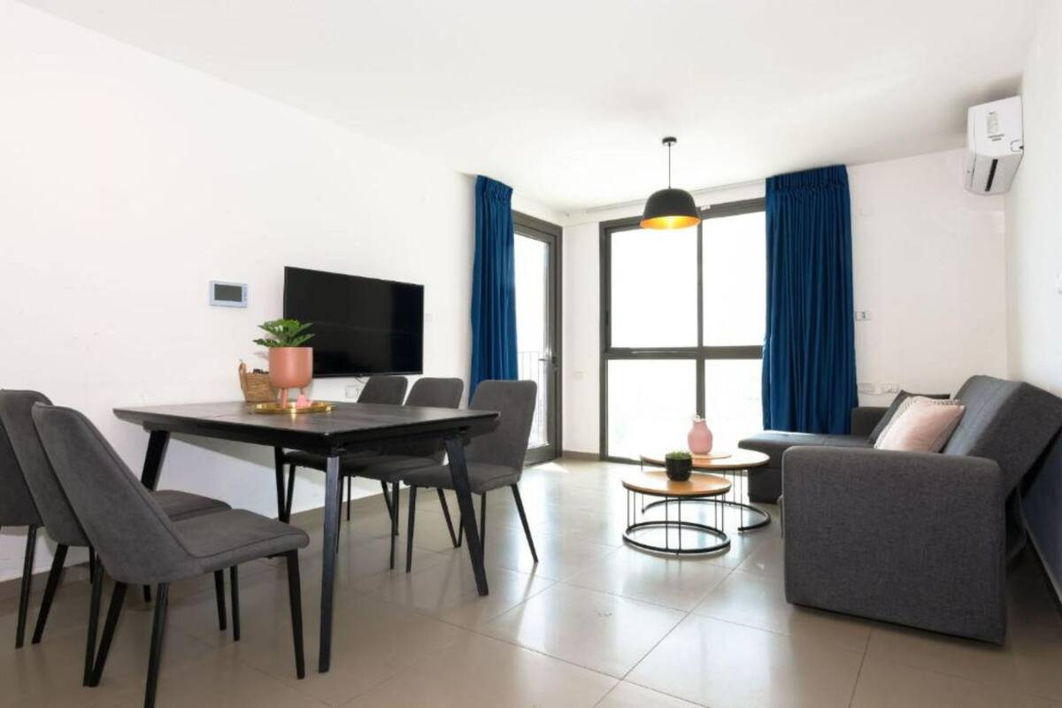 Smart TV y chimenea