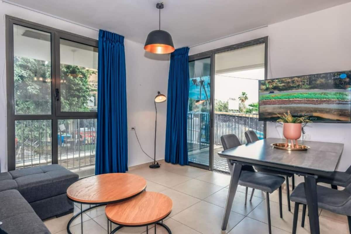 Apartment 1 | Area soggiorno | Smart TV, caminetto