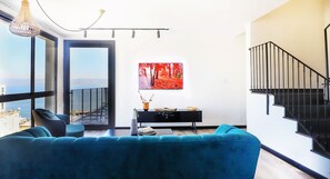 Duplex with hot tub and private rooftop 39 | Wohnbereich | Smart-TV, Kamin