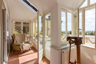 Charming Old Farmhouse, Beautifully Restored - ideal base to explore SW Ireland