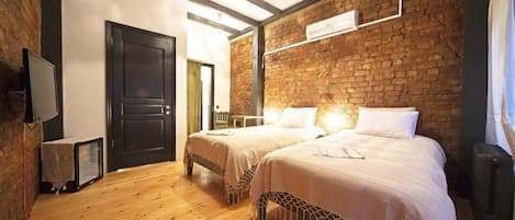 Studio Familial | Espace de travail pour ordinateur portable, chambres insonorisées