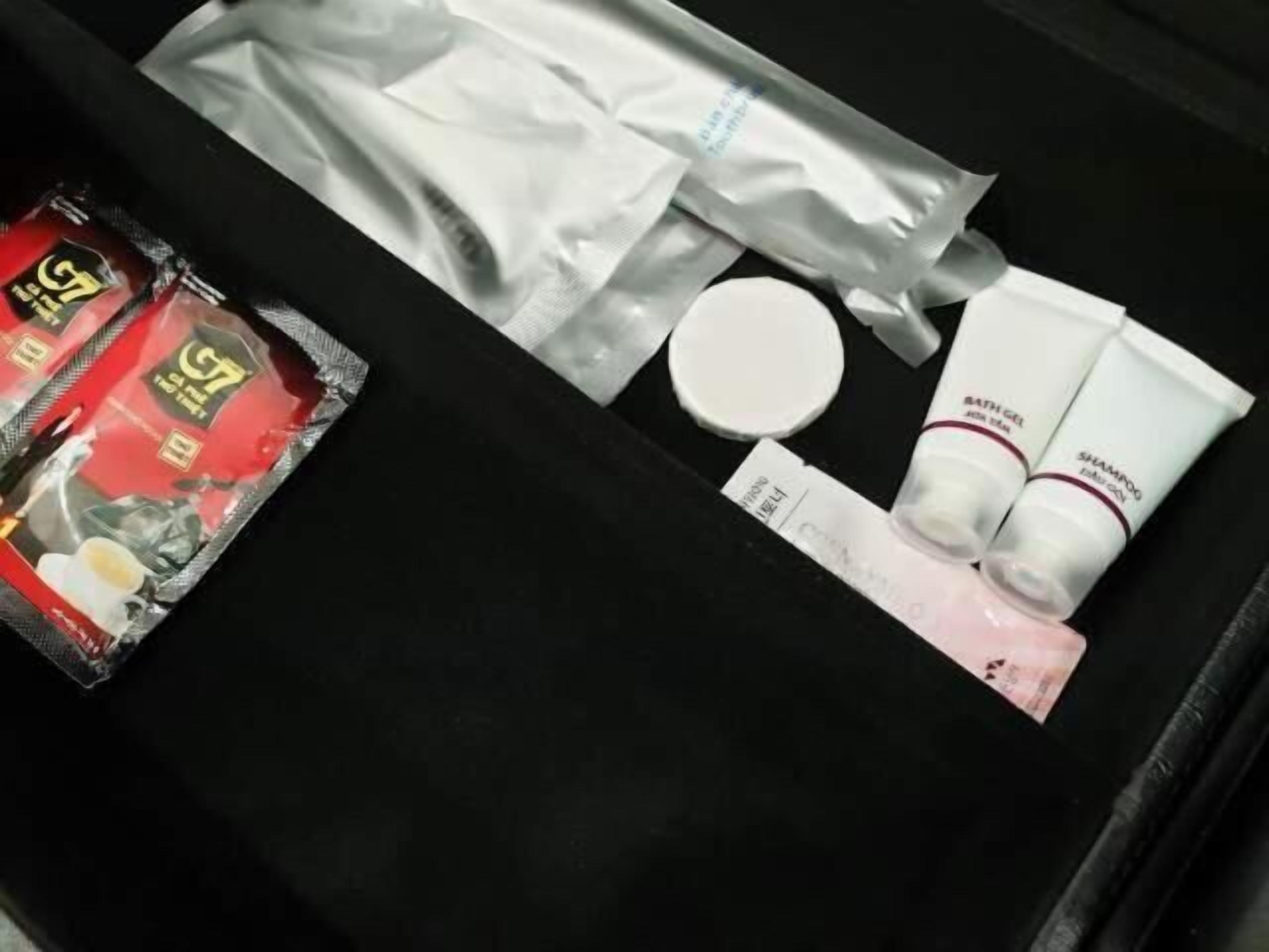 desk, blackout curtains, soundproofing, free wifi