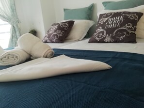 3 bedrooms, desk, travel cot, free WiFi