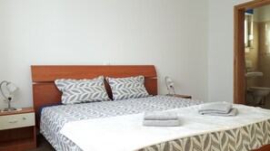 Apartamento, 1 quarto, sacada | Escrivaninha, berços grátis, Wi-Fi de cortesia, roupa de cama
