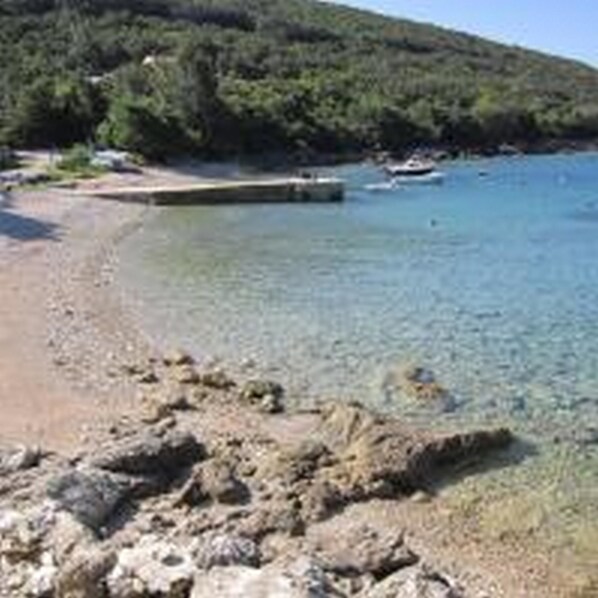 Beach nearby, sun loungers - Holiday Home Lumanera Merascica (Cres)