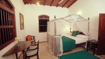 Vila luxo | 3 quartos, individualmente mobiliados, escrivaninha