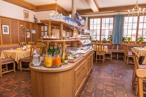 Petit déjeuner buffet compris tous les jours