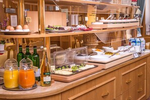 Tägliches inbegriffenes Frühstücksbuffet