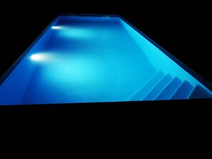 Seasonal outdoor pool - Villa Sunshine (Pula)