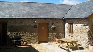 Front of property - Ettiford Farm Cottages (Ilfracombe)