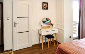 1 camera, culla da viaggio, accesso a Internet, lenzuola