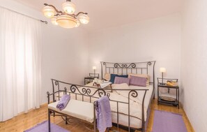 4 quartos, Wi-Fi de cortesia, roupa de cama