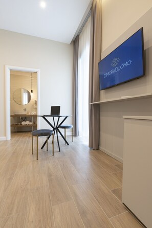 华丽双人房或双床房 | 意大利 Frette 床单、高档床上用品、羽绒被、记忆海绵床垫