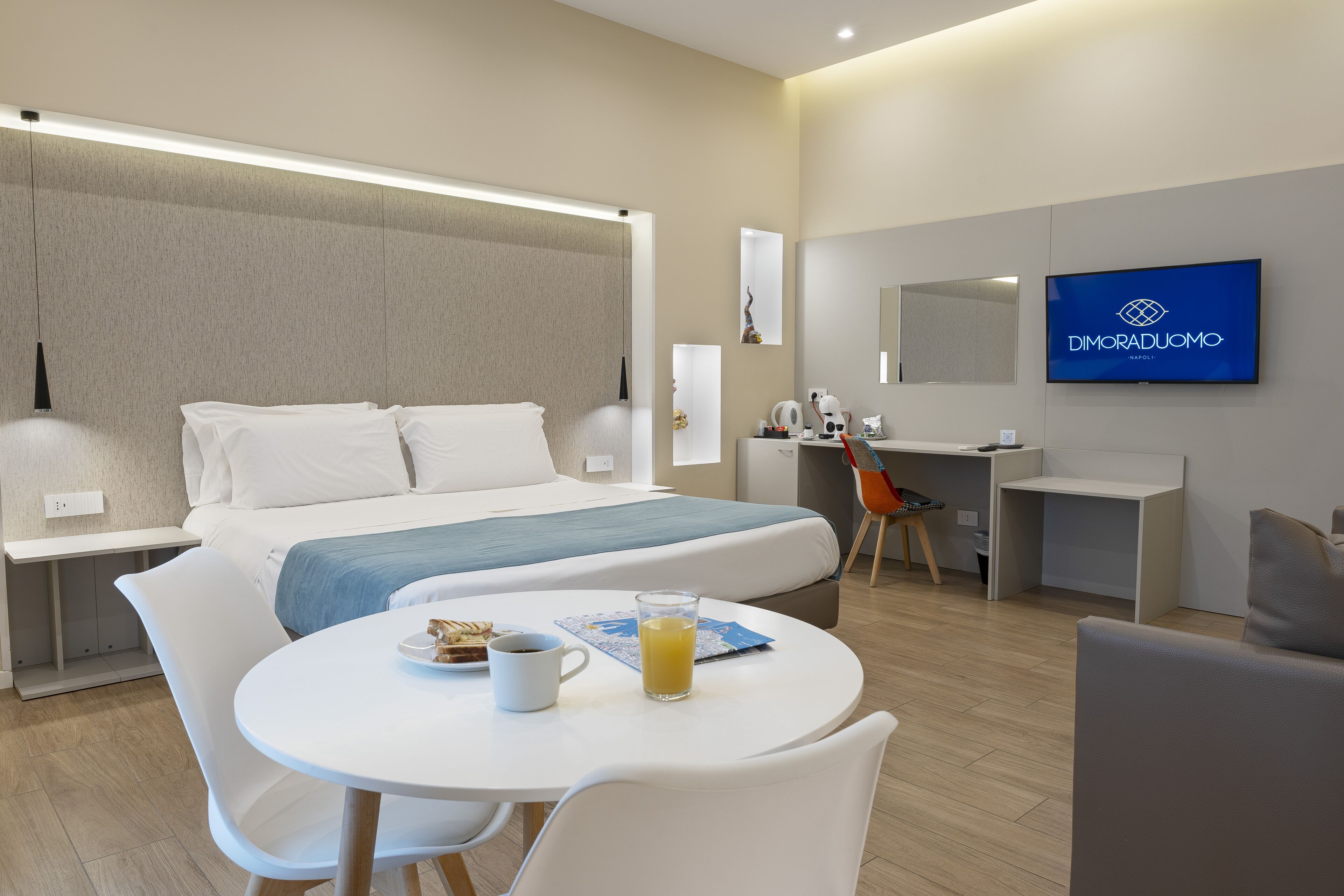 ملاءات إيطالية من طراز فريتي وأغطية فراش متميزة وألحفة محشوة بالريش