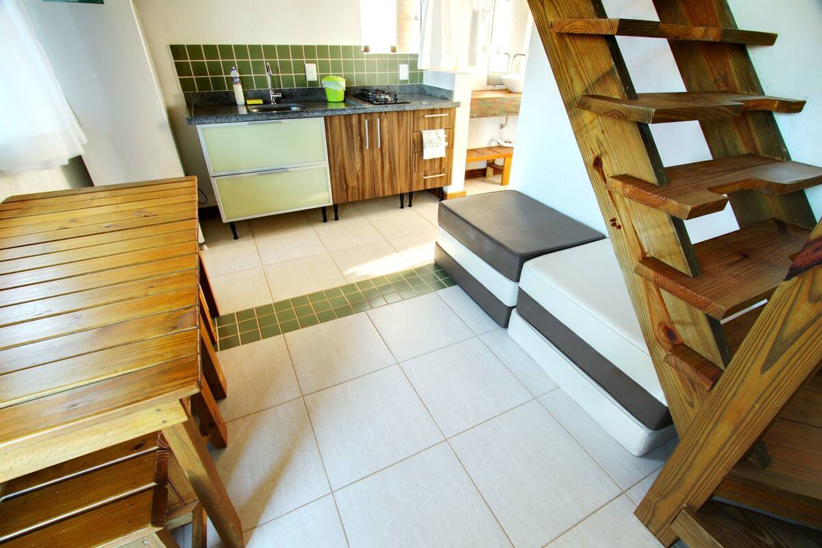 1 habitación, caja de seguridad en la habitación y escritorio