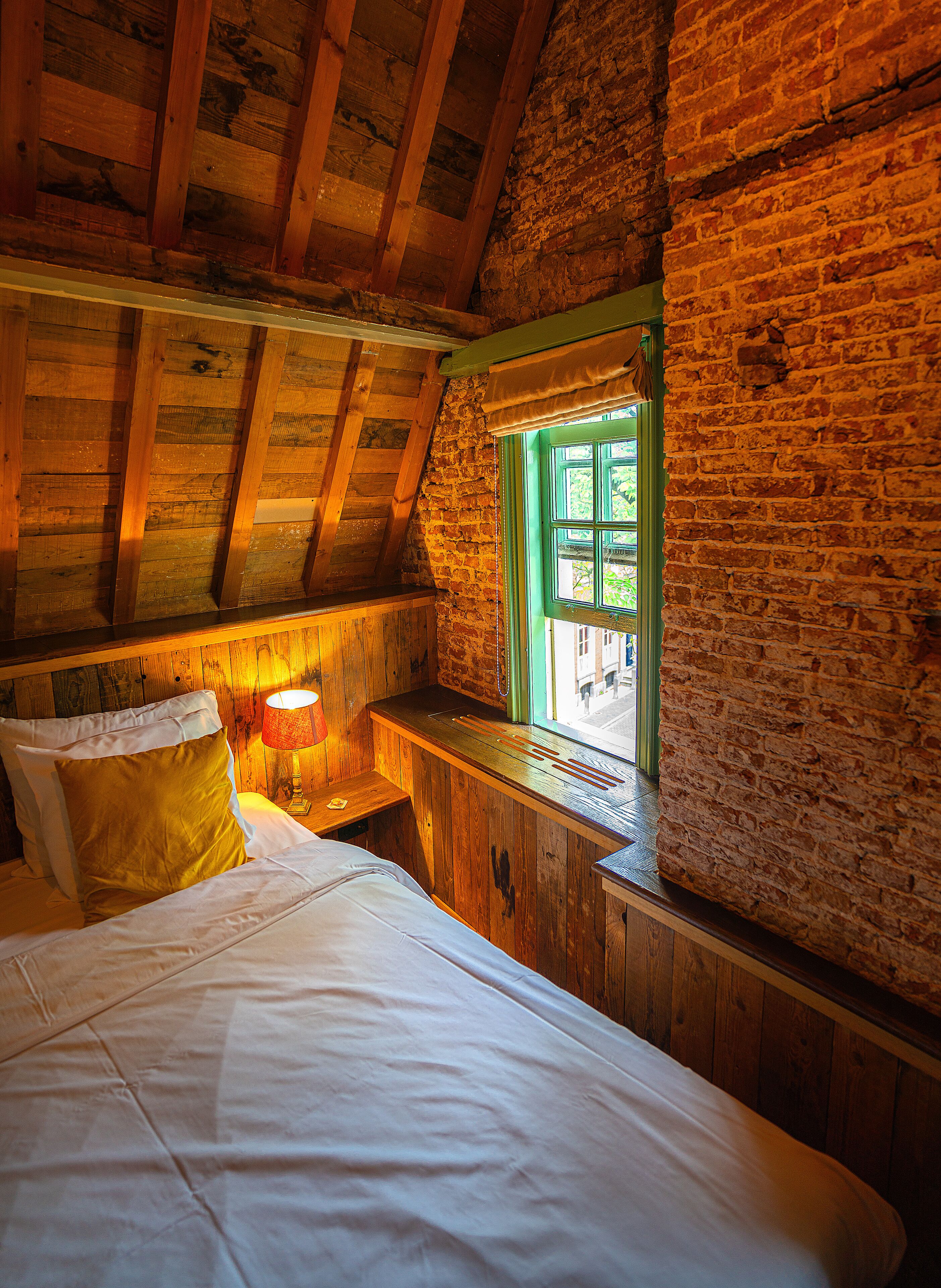 economy double room | 1 bedroom, premium bedding, down duvets, free minibar items