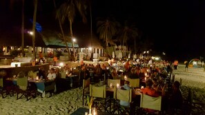 Lunch and dinner served