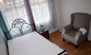 Iron/ironing board, free WiFi, bed sheets