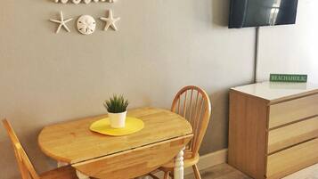 Desk, soundproofing, iron/ironing board, free WiFi