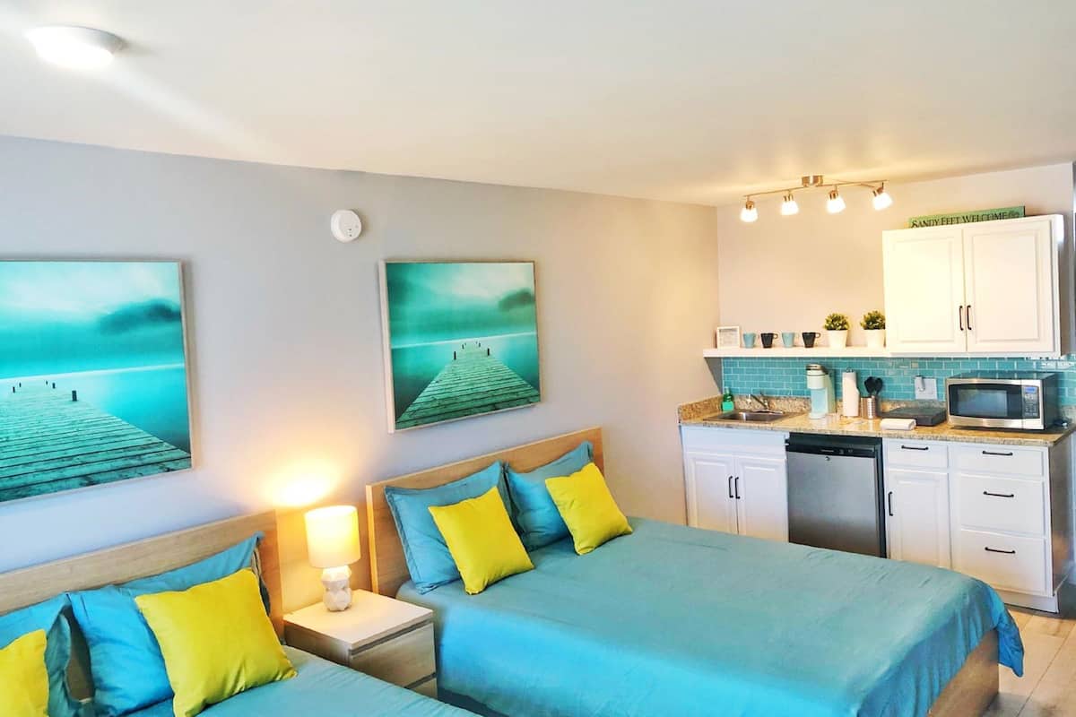 Premium Studio, 2 Queen Beds, Kitchen, Ocean View