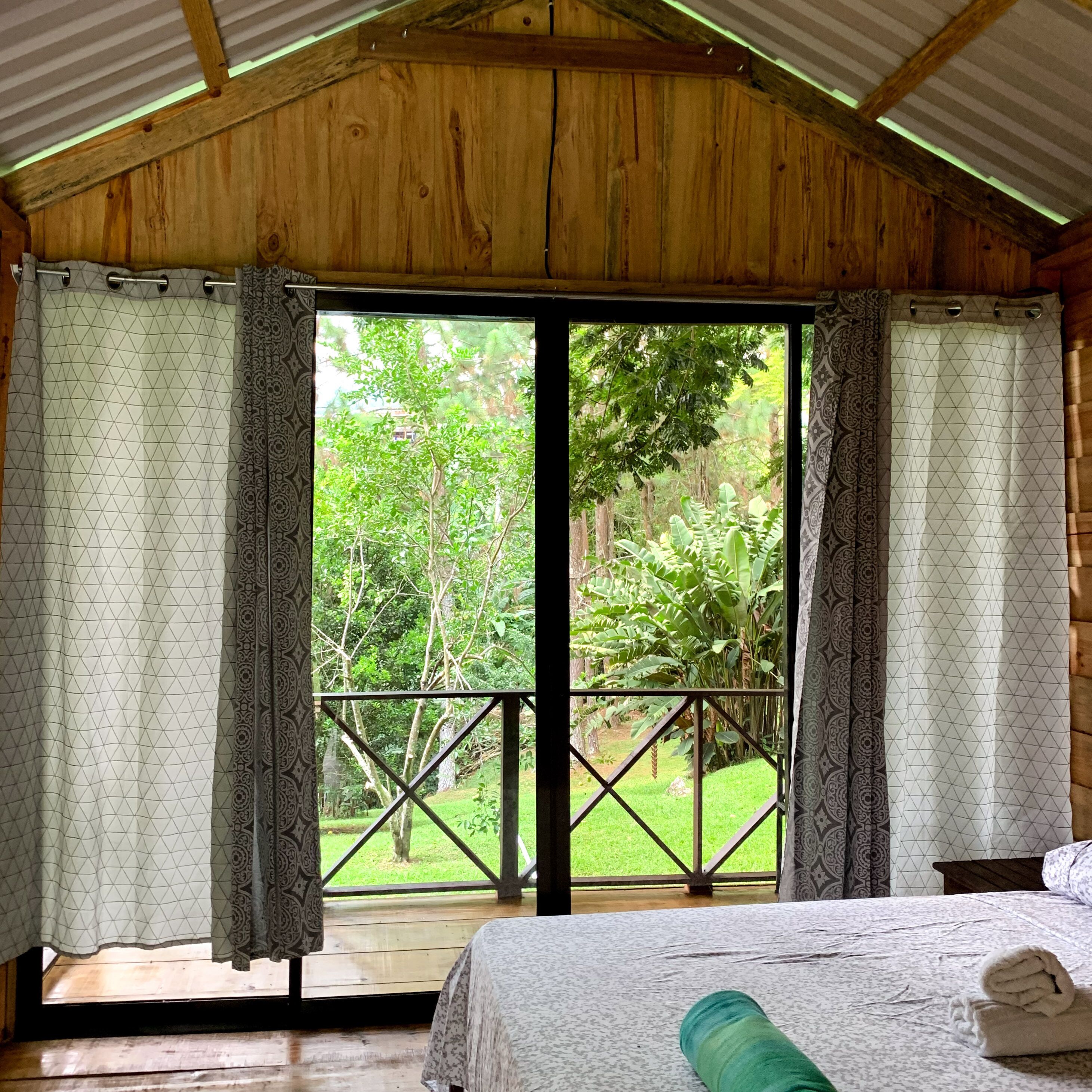 Kabin Tradisional | Seprai antialergi dan didekorasi berbeda-beda