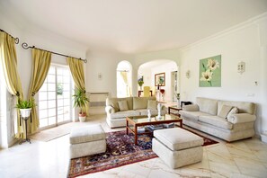 TV, fireplace, table tennis, printers - Golf dream villa with private pool, huge garden and sea view (Alvor)