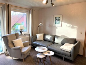 Apartamento, sacada (Nr. 9) | Sala de estar | TV de tela plana
