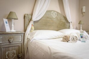 Apartment, 1 Bedroom | 1 bedroom, free cots/infant beds, free WiFi, bed sheets