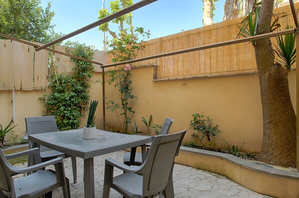 Leilighet, 2 soverom | Terrasse/patio
