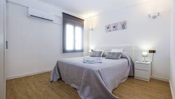 2 slaapkamers, een strijkplank/strijkijzer, gratis wifi, beddengoed