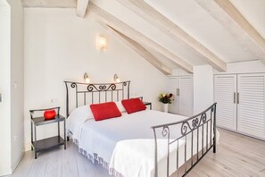 3 bedrooms, free WiFi, bed sheets