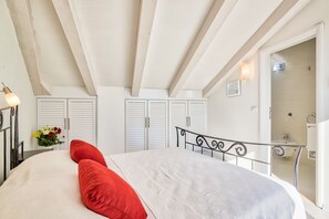 3 عدّة غرف نوم وواي فاي مجانًا وملاءات أسرّة