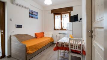 Apartment, 1 Bedroom (Bilo 4) | Living area | Flat-screen TV