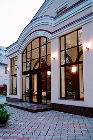 Front of property - ZS Club Hotel (Kharkiv)