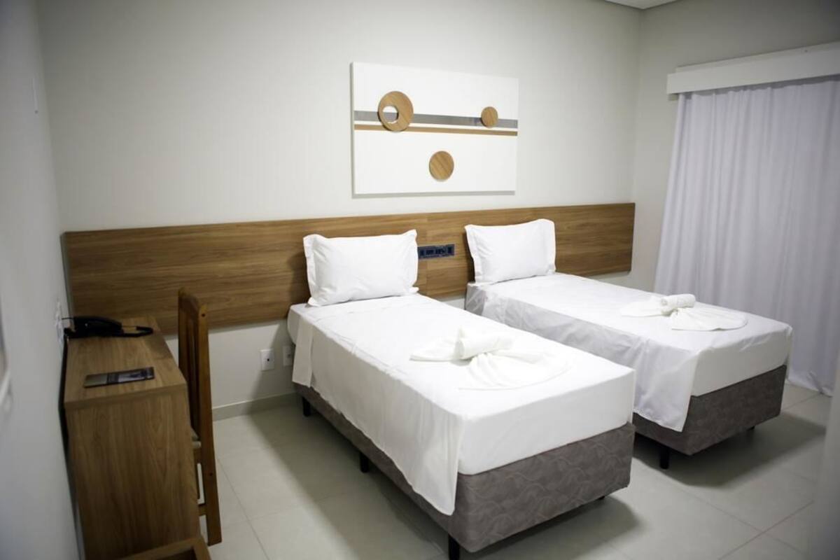 standard twin room | premium bedding, minibar, desk, soundproofing