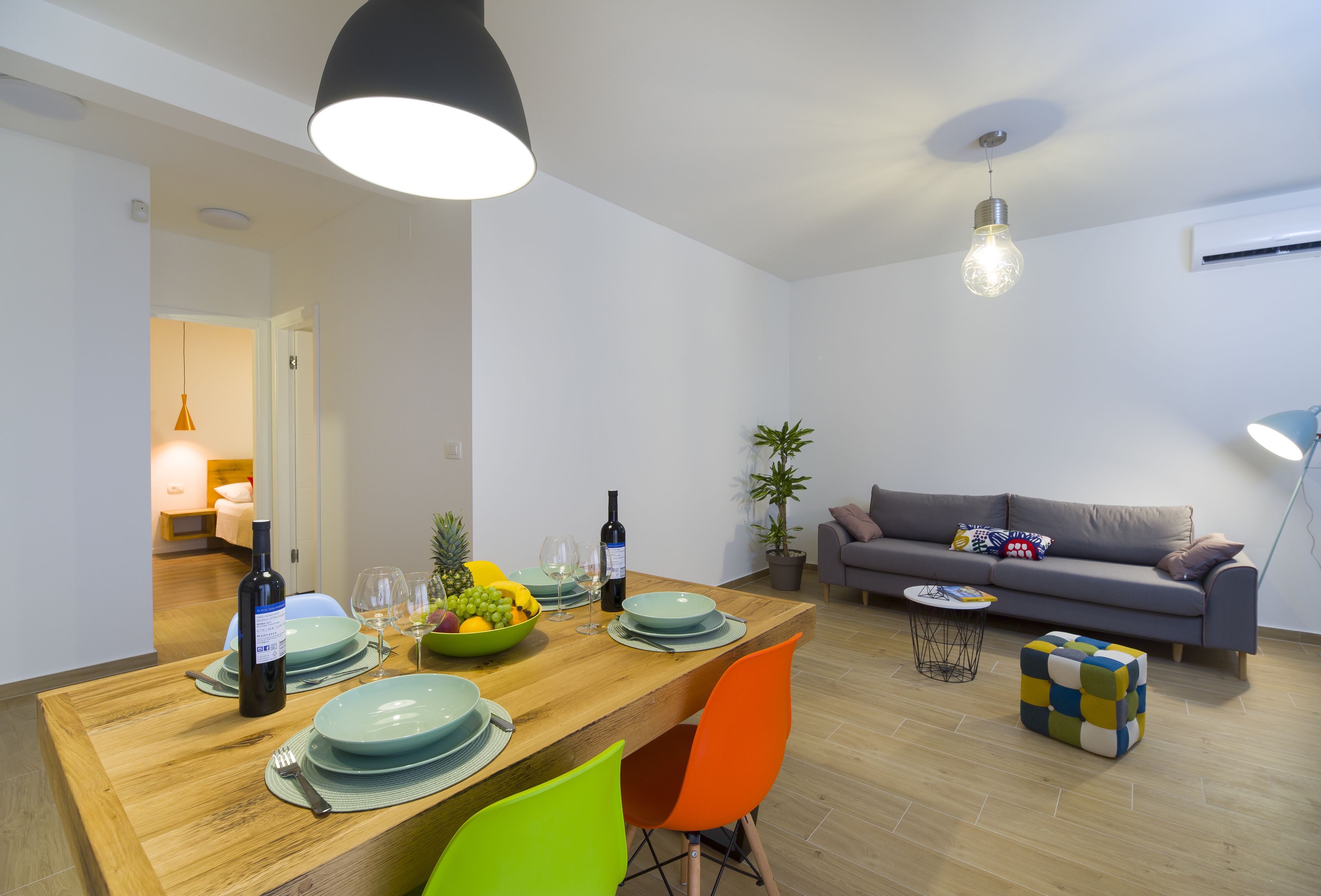 Royal Apartment, Balcony | Living room | 125-cm Smart TV with satellite channels, TV, Netflix
