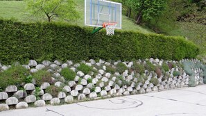 Basketball court - Apartments Olimian (Podcetrtek)