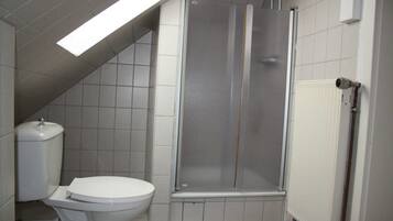 Dusche, Handtücher, Seife, Toilettenpapier