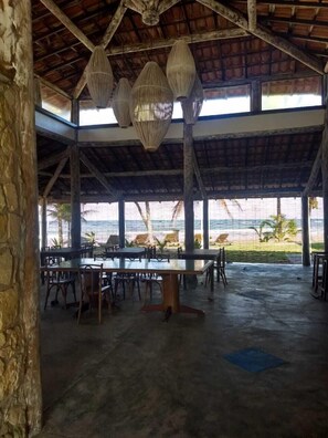 Desayuno de autoservicio incluido todos los días