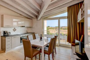 Fridge, microwave, coffee/tea maker, electric kettle