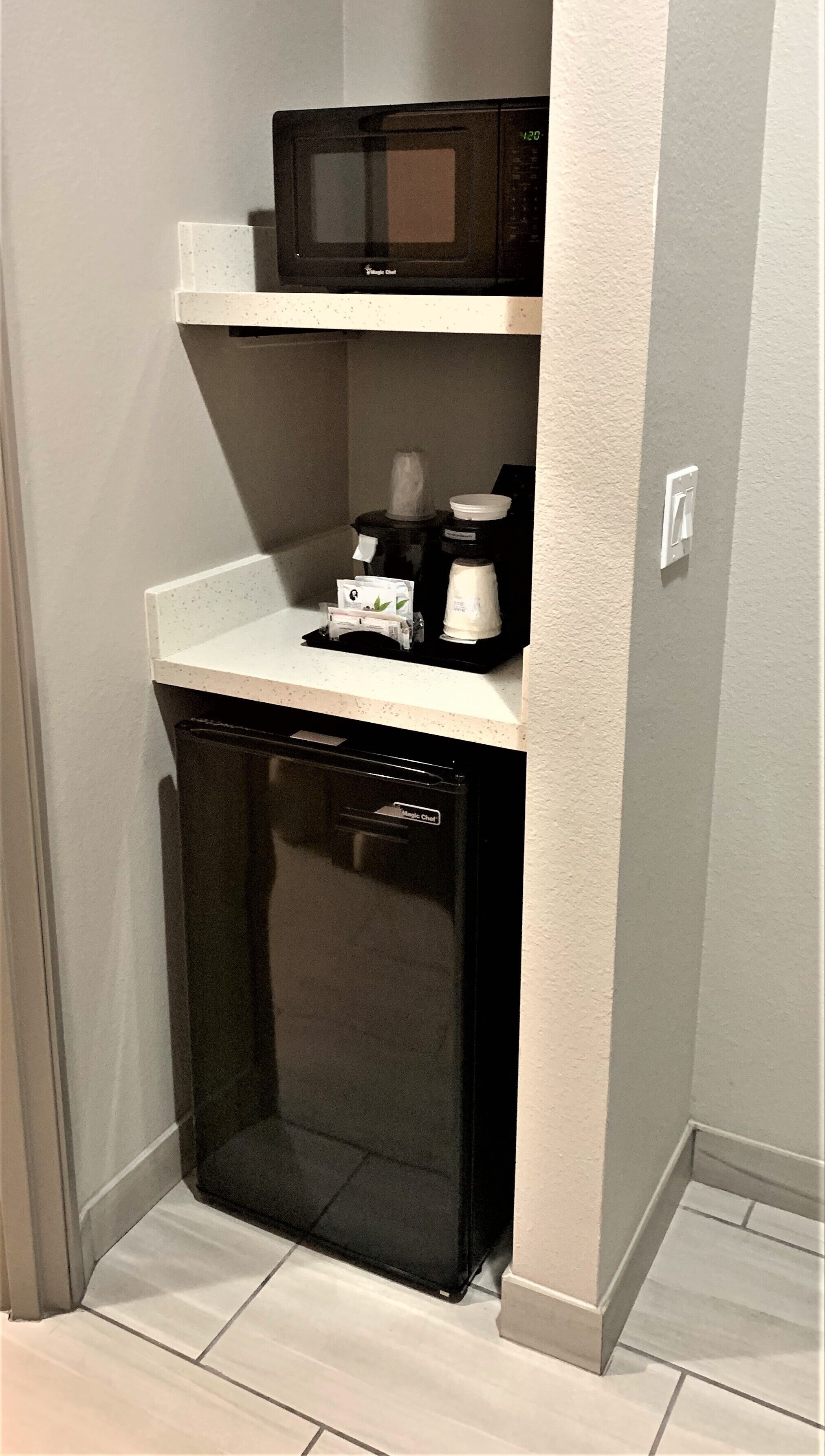 combined shower/bathtub, free toiletries, hair dryer, towels