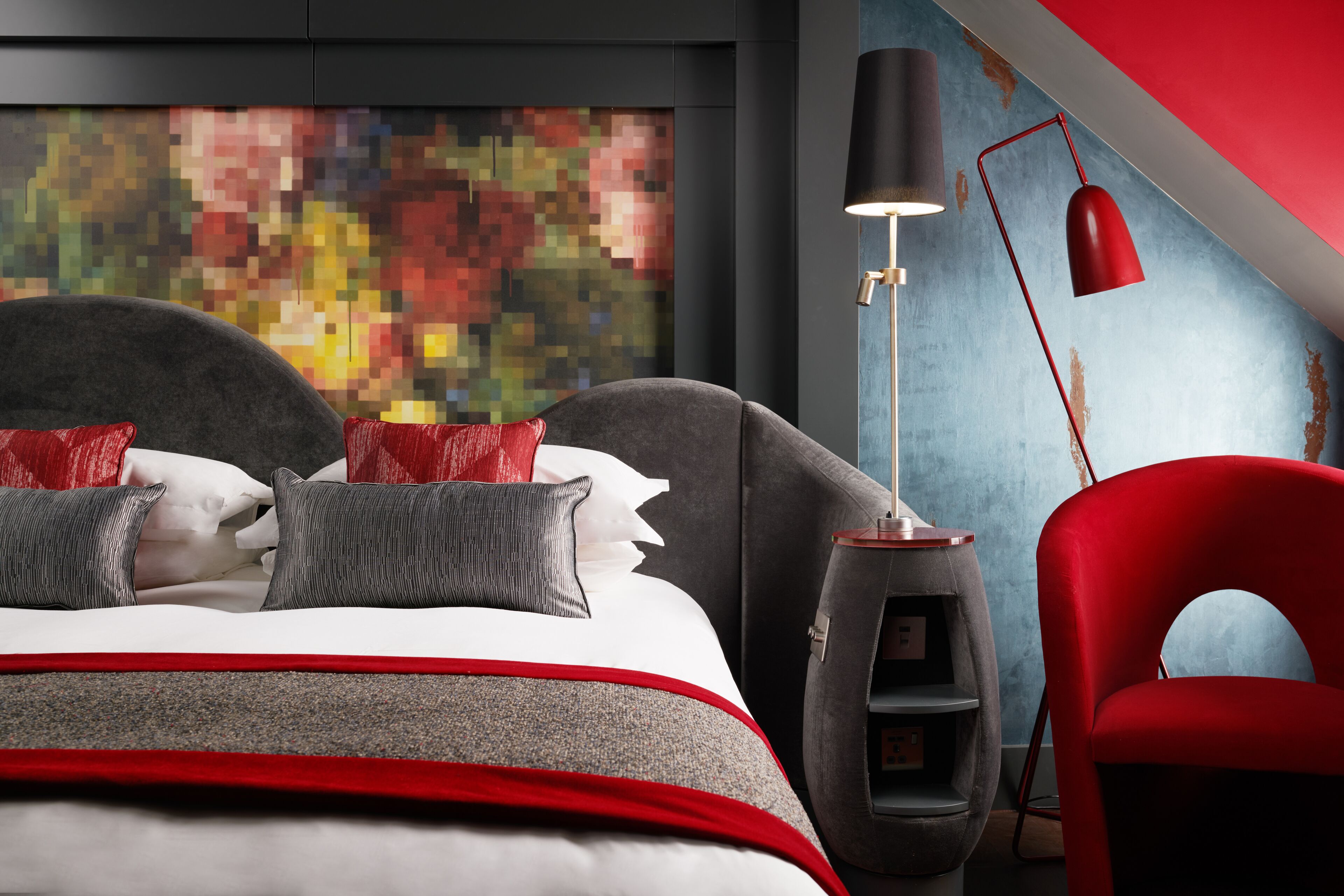 suite | 1 bedroom, in-room safe, desk, laptop workspace